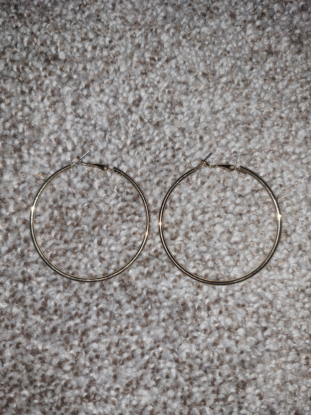 Source Unknown Gold Hoop Earrings